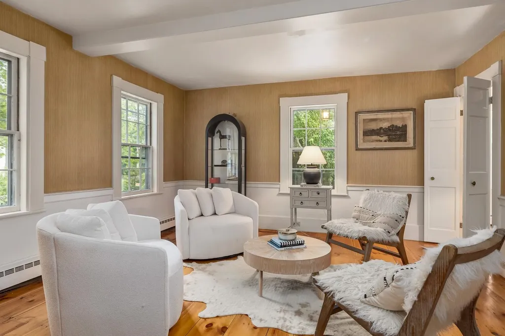 298 Exeter Road Hampton Falls NH 03844