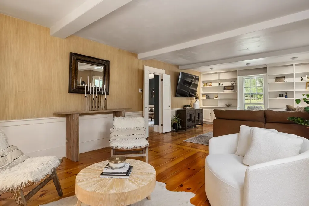 298 Exeter Road Hampton Falls NH 03844