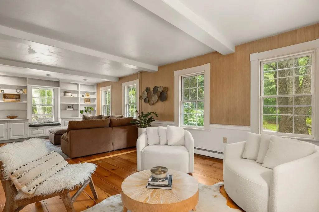 298 Exeter Road Hampton Falls NH 03844