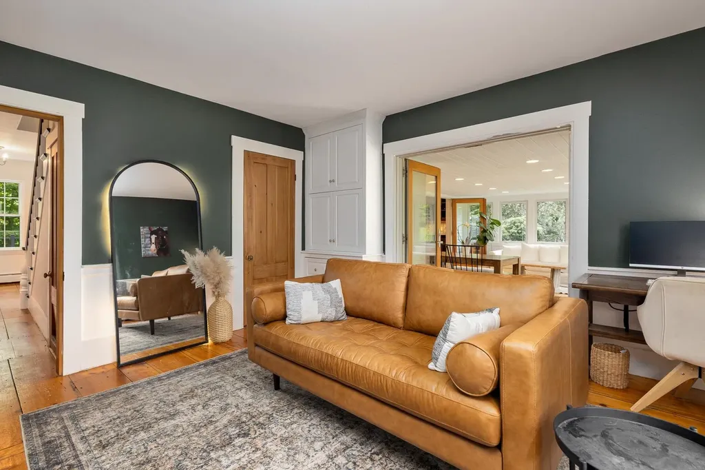 298 Exeter Road Hampton Falls NH 03844