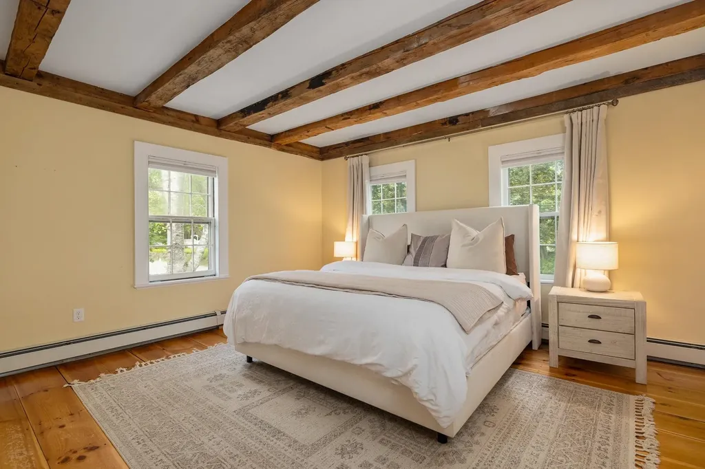 298 Exeter Road Hampton Falls NH 03844