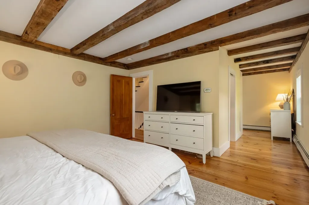 298 Exeter Road Hampton Falls NH 03844