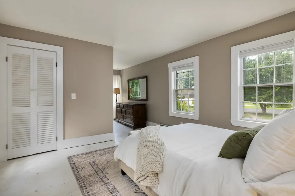 298 Exeter Road Hampton Falls NH 03844