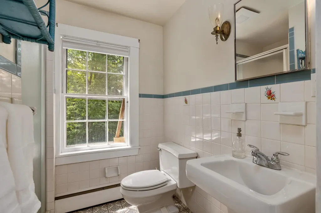 298 Exeter Road Hampton Falls NH 03844