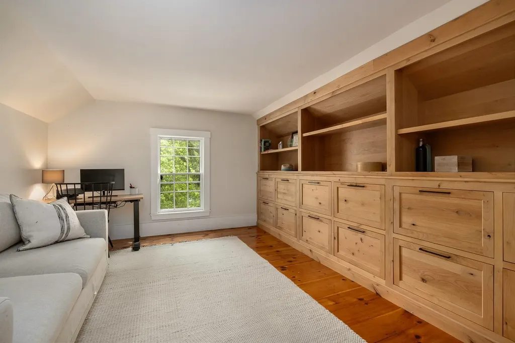 298 Exeter Road Hampton Falls NH 03844