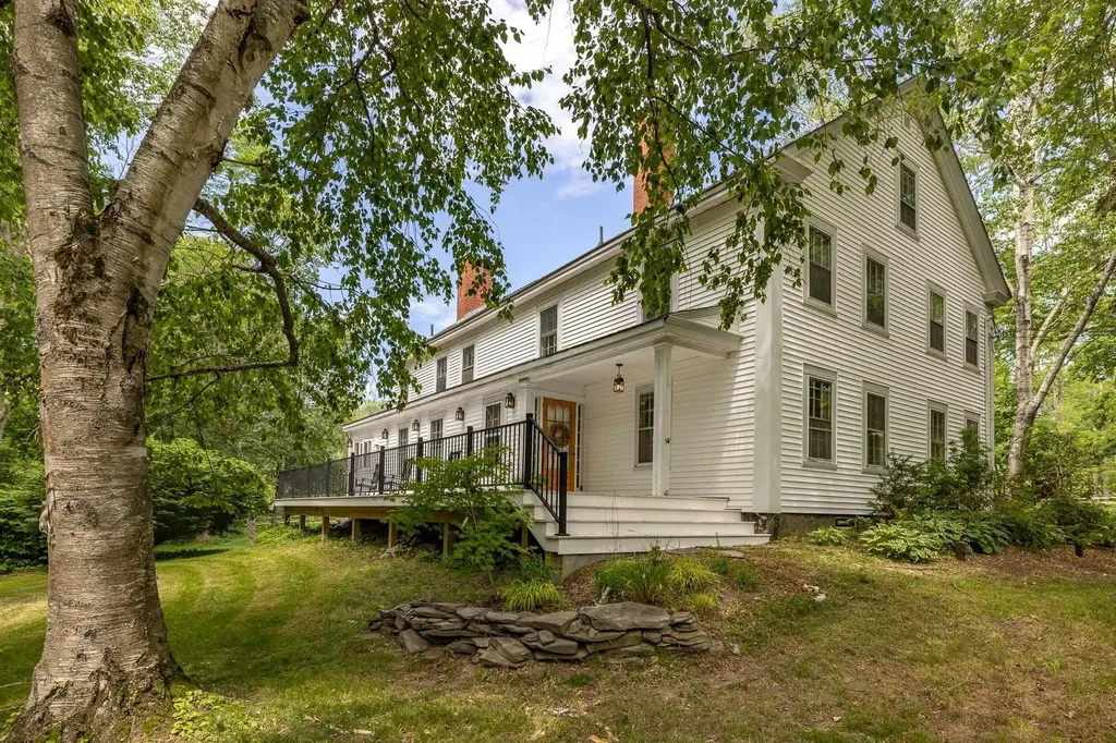 298 Exeter Road Hampton Falls NH 03844