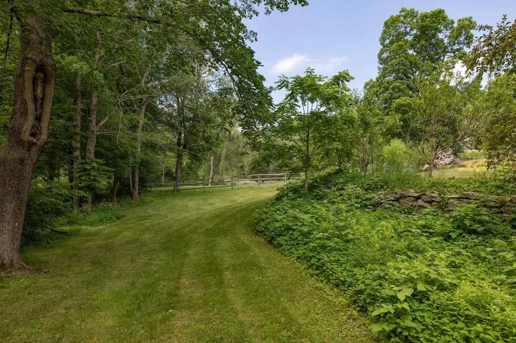 298 Exeter Road Hampton Falls NH 03844