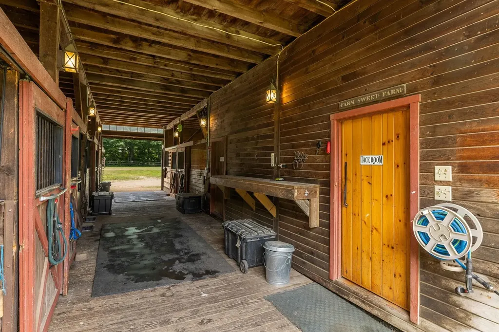 298 Exeter Road Hampton Falls NH 03844