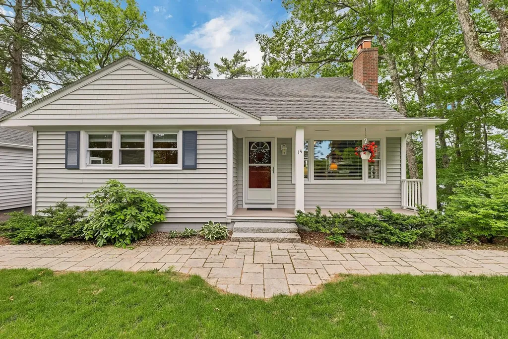 14 Governor Wentworth Highway Tuftonboro NH 03816