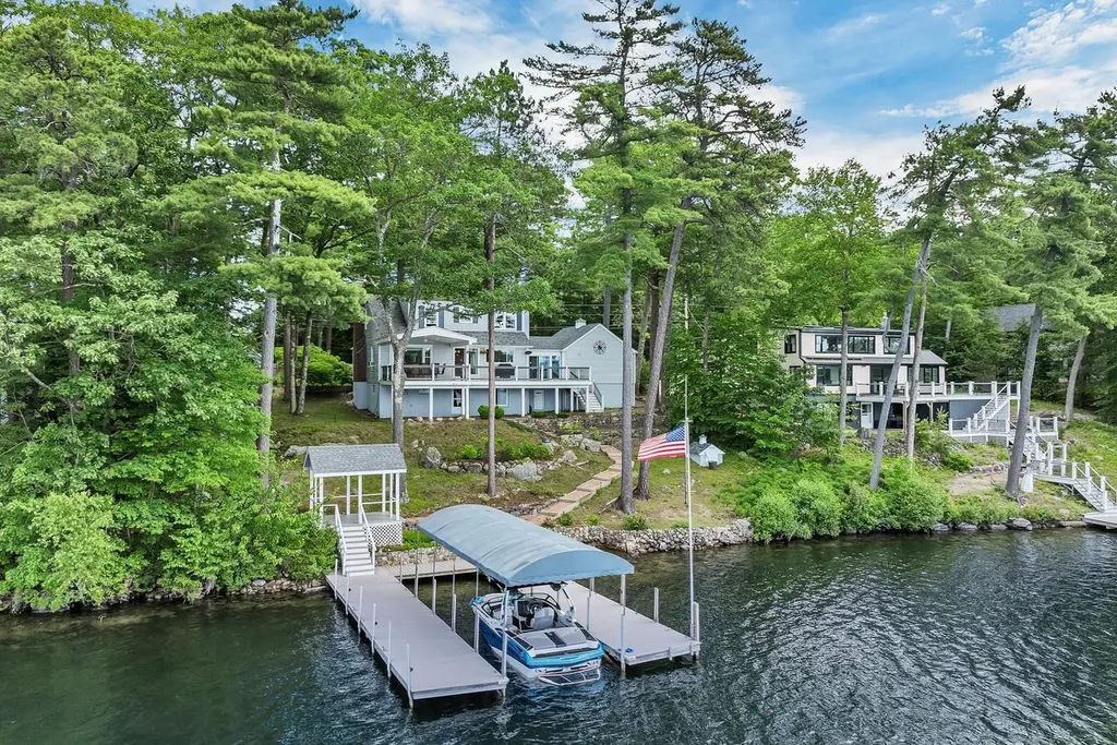 14 Governor Wentworth Highway Tuftonboro NH 03816