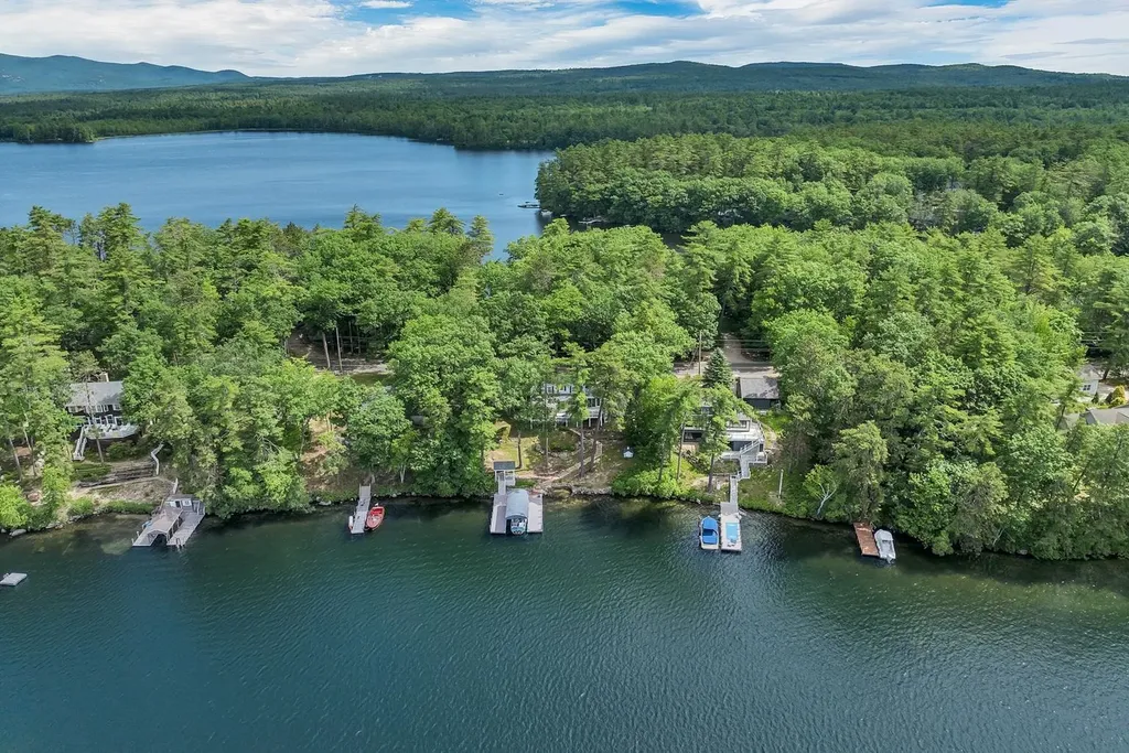 14 Governor Wentworth Highway Tuftonboro NH 03816