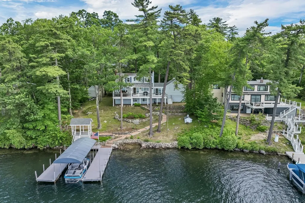 14 Governor Wentworth Highway Tuftonboro NH 03816