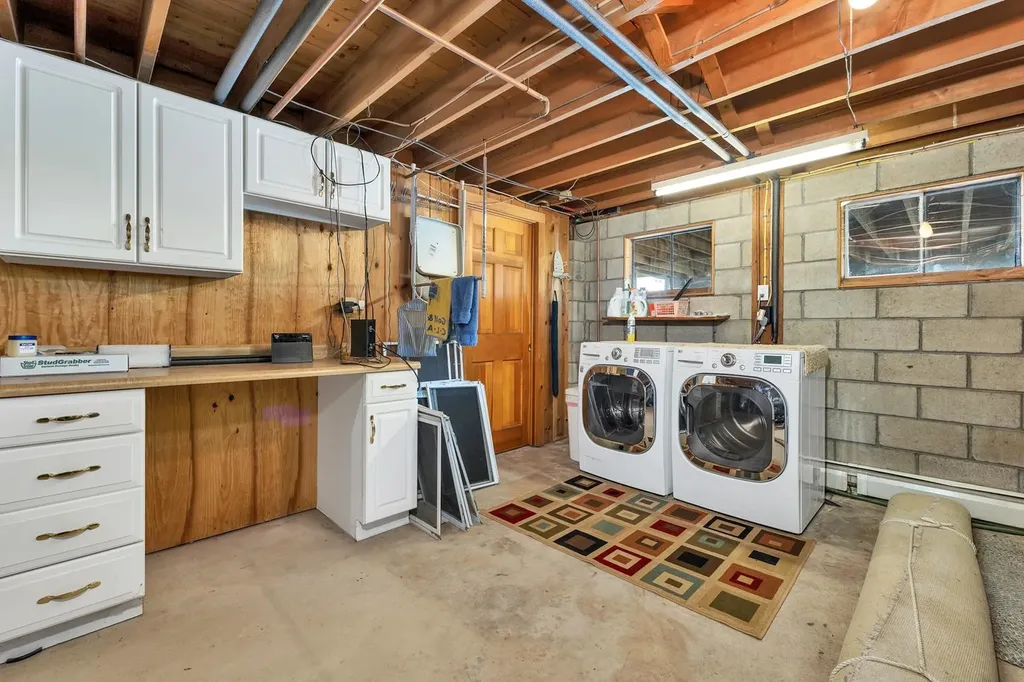 14 Governor Wentworth Highway Tuftonboro NH 03816