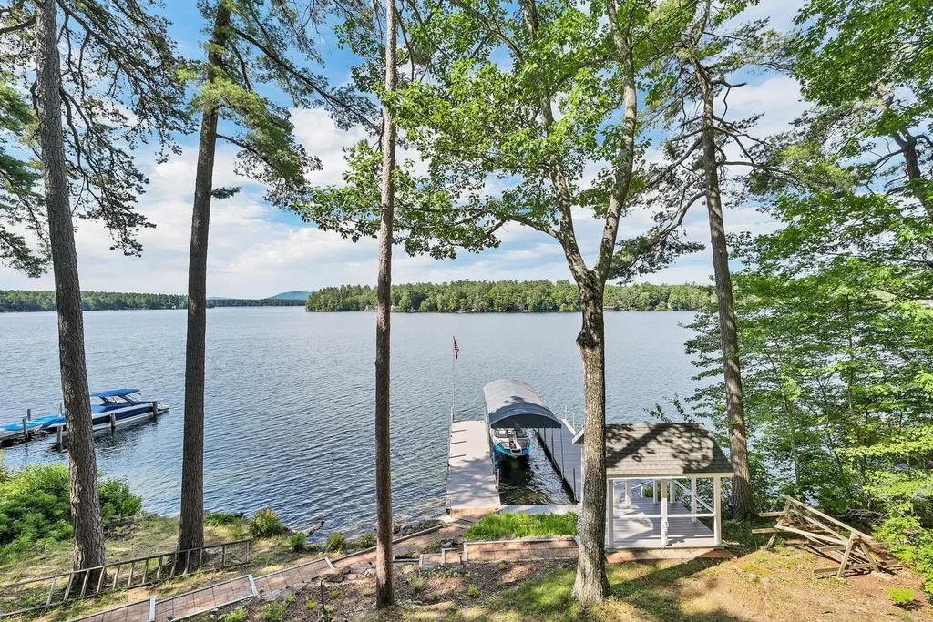 14 Governor Wentworth Highway Tuftonboro NH 03816