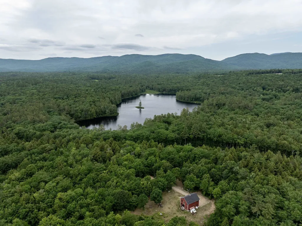 2 Prescott Road Sandwich NH 03227