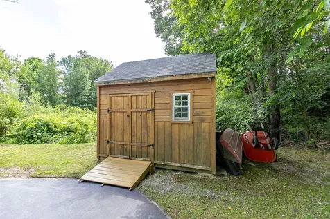 112 Morse Road Manchester NH 03104