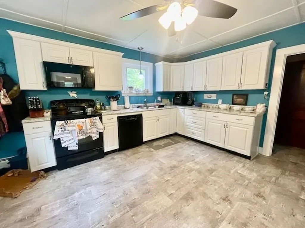 13 Jewel Street Gorham NH 03581