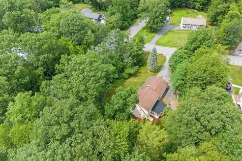 20 Wedgewood Drive Londonderry NH 03053