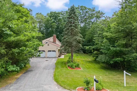 20 Wedgewood Drive Londonderry NH 03053