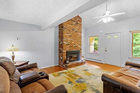 20 Wedgewood Drive Londonderry NH 03053