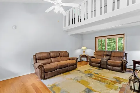 20 Wedgewood Drive Londonderry NH 03053