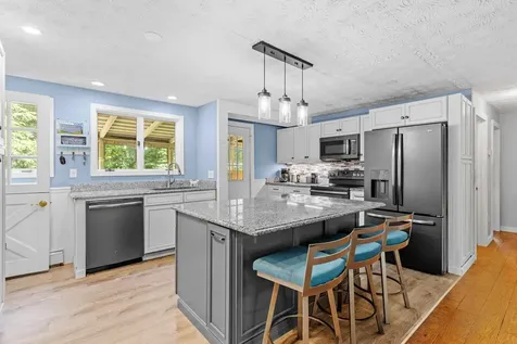 20 Wedgewood Drive Londonderry NH 03053