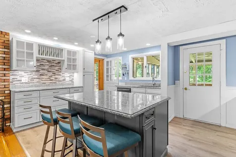 20 Wedgewood Drive Londonderry NH 03053