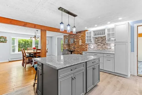 20 Wedgewood Drive Londonderry NH 03053