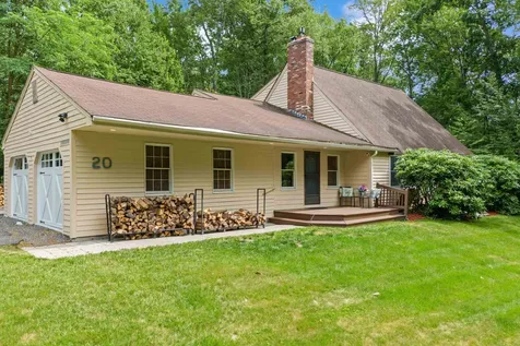 20 Wedgewood Drive Londonderry NH 03053