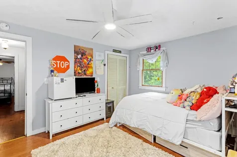 20 Wedgewood Drive Londonderry NH 03053