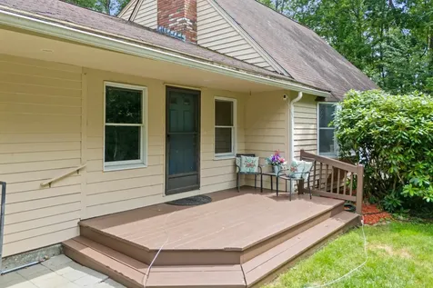 20 Wedgewood Drive Londonderry NH 03053