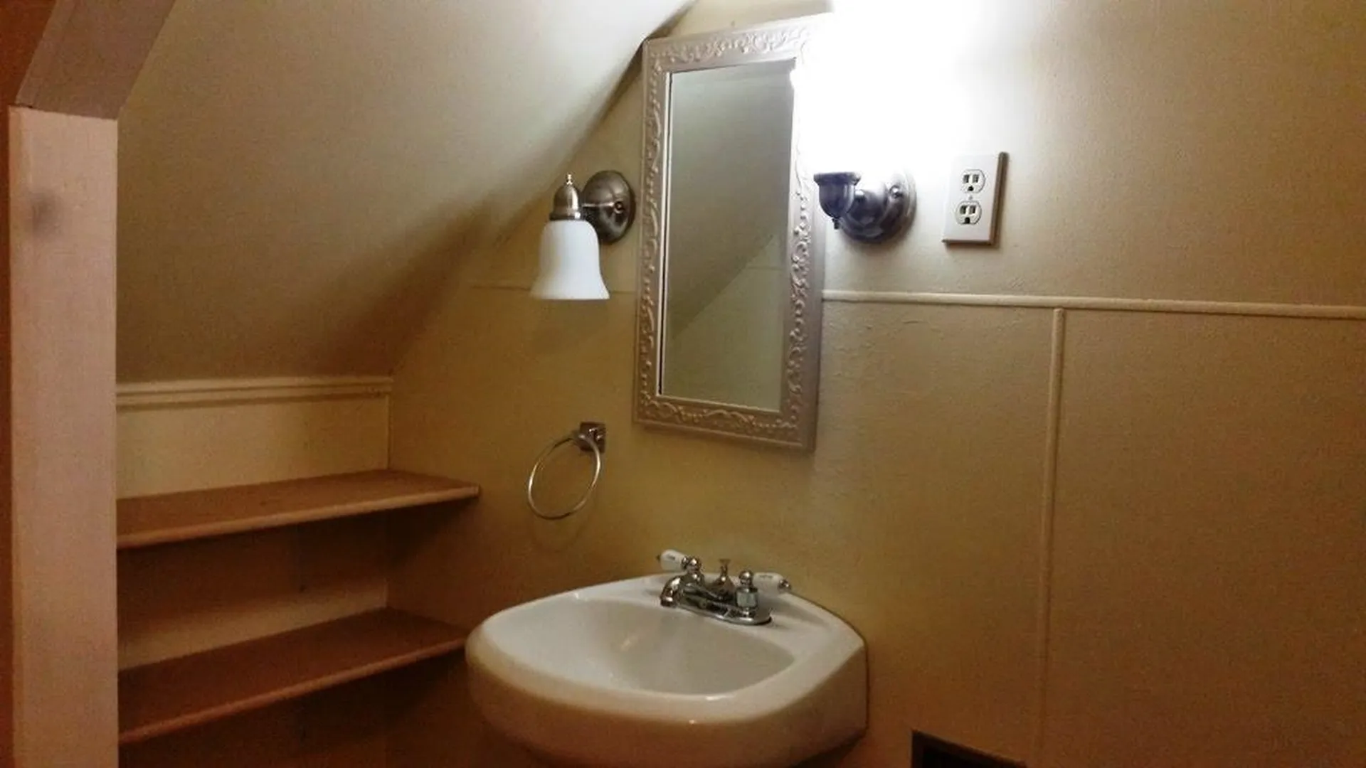 70 Dover Street Keene NH 03431