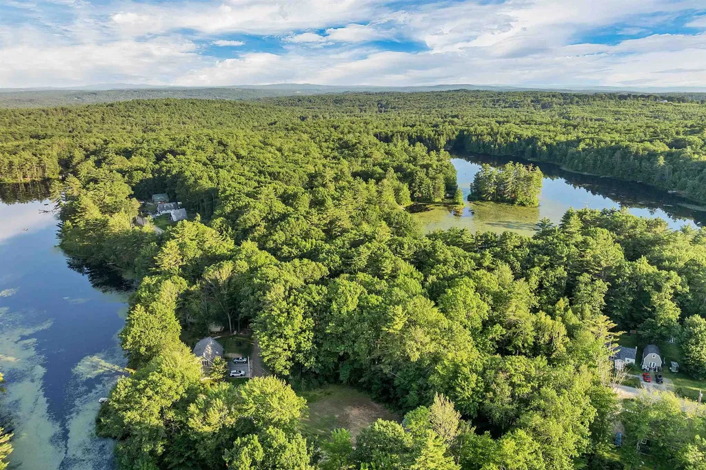 19 Sherwood Forest Drive Canterbury NH 03224