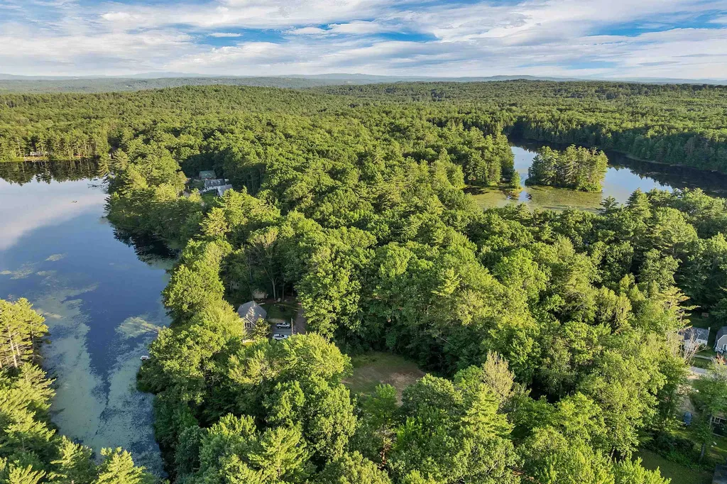 19 Sherwood Forest Drive Canterbury NH 03224