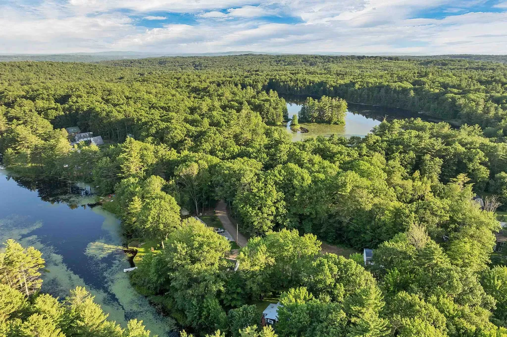 19 Sherwood Forest Drive Canterbury NH 03224