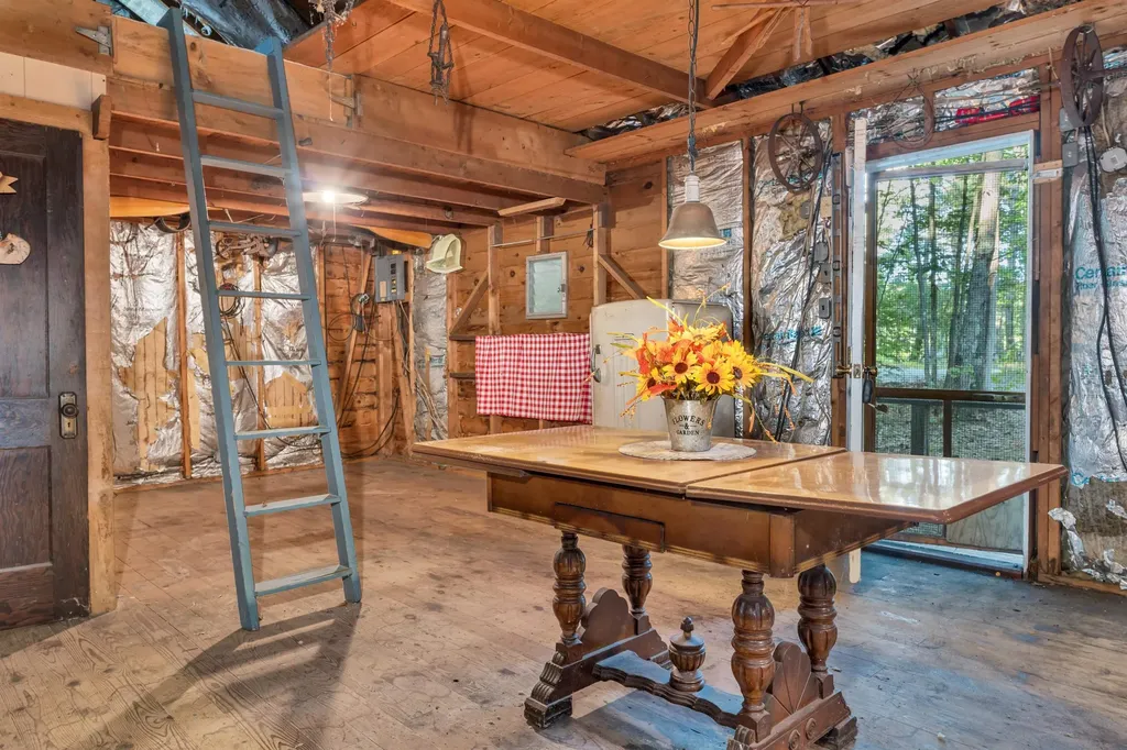 19 Sherwood Forest Drive Canterbury NH 03224