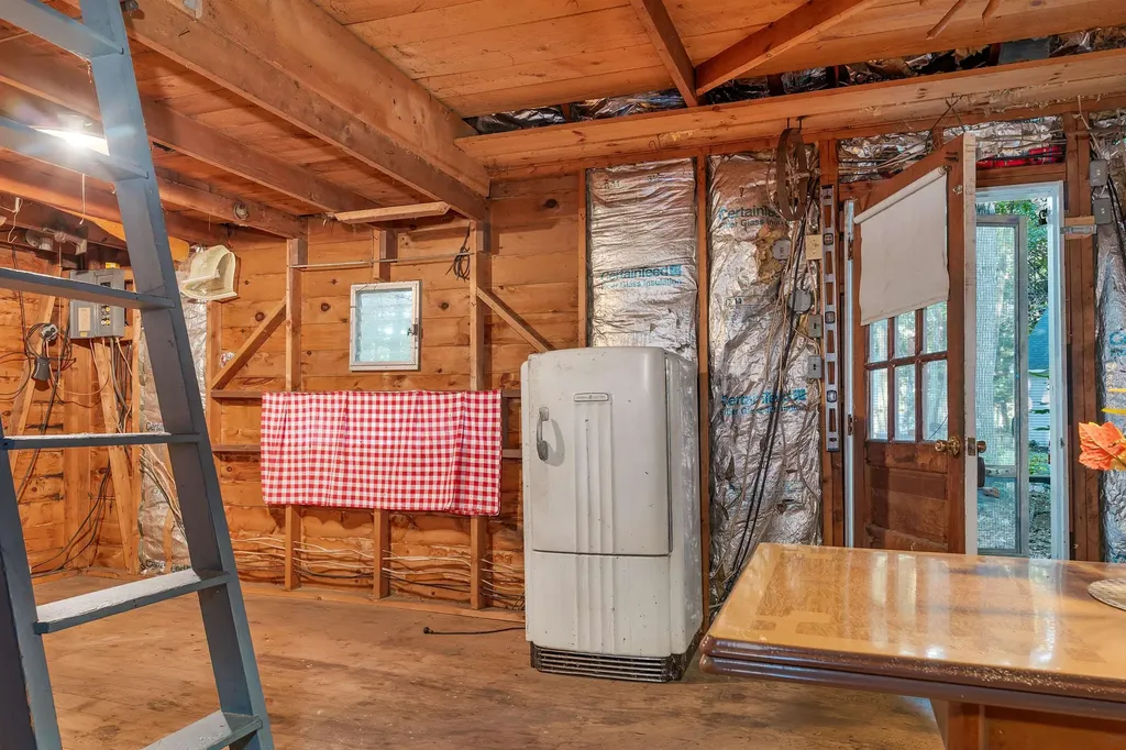 19 Sherwood Forest Drive Canterbury NH 03224