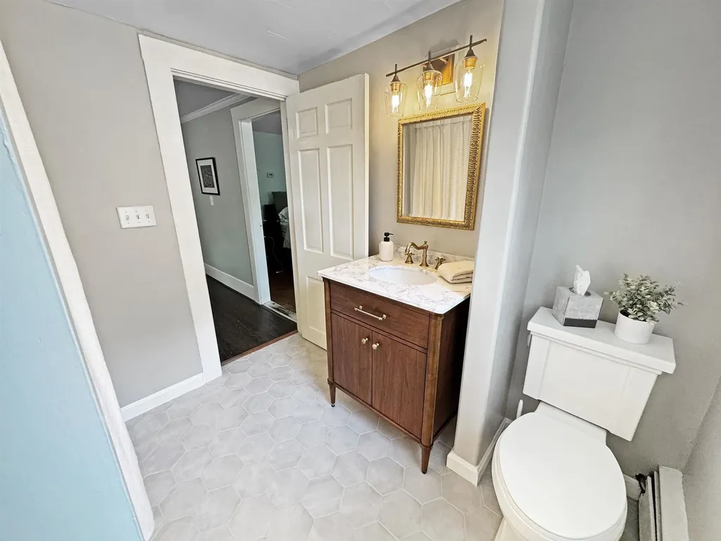 23 Exeter Road Newmarket NH 03857
