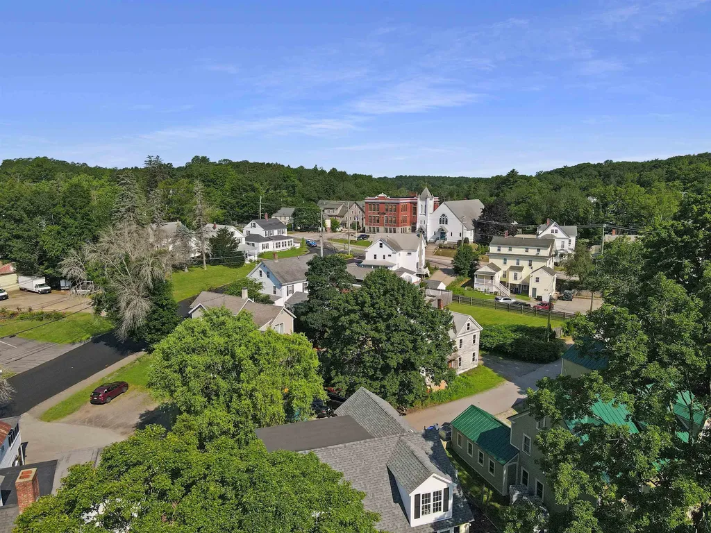 23 Exeter Road Newmarket NH 03857