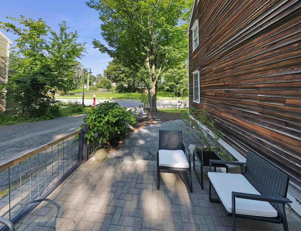 23 Exeter Road Newmarket NH 03857