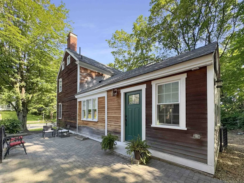 23 Exeter Road Newmarket NH 03857