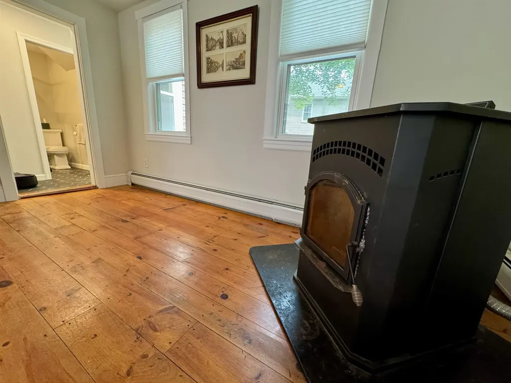 23 Exeter Road Newmarket NH 03857