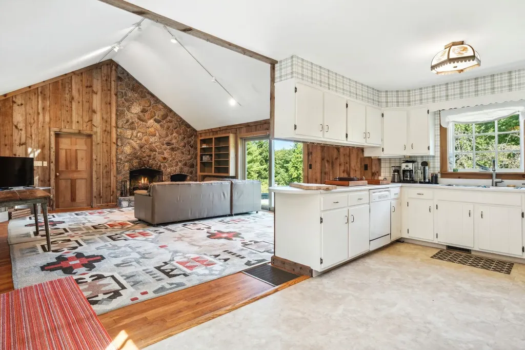 338 East Washington Road Bradford NH 03221