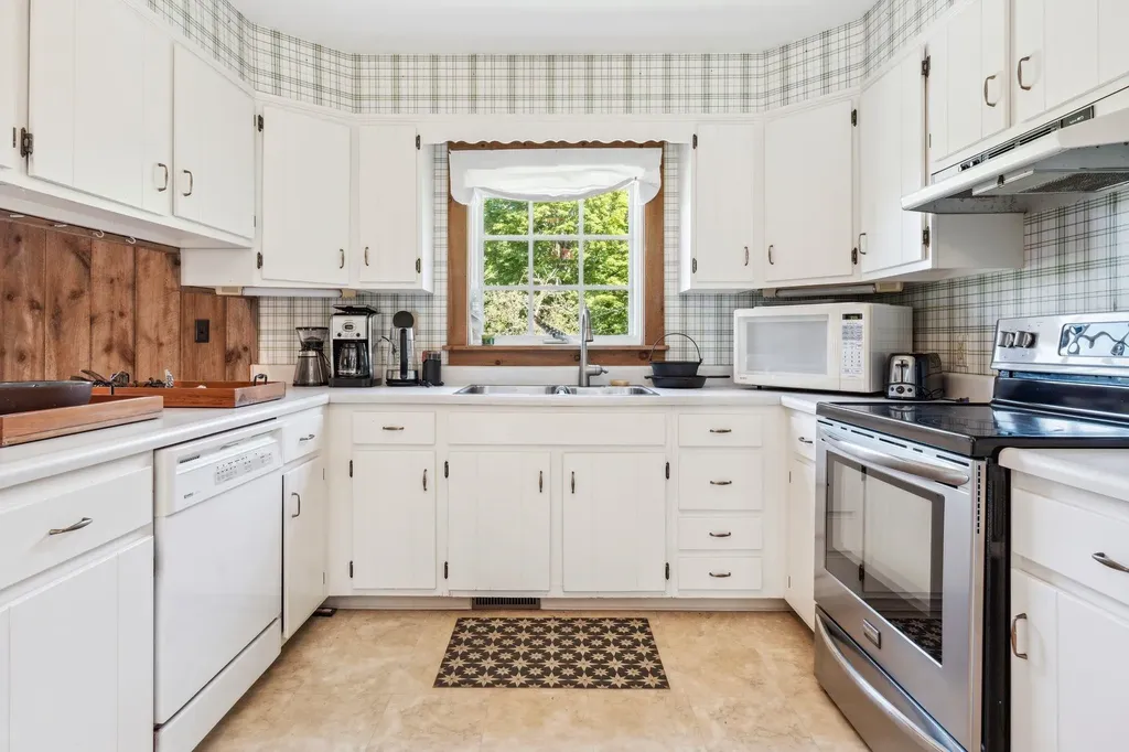 338 East Washington Road Bradford NH 03221