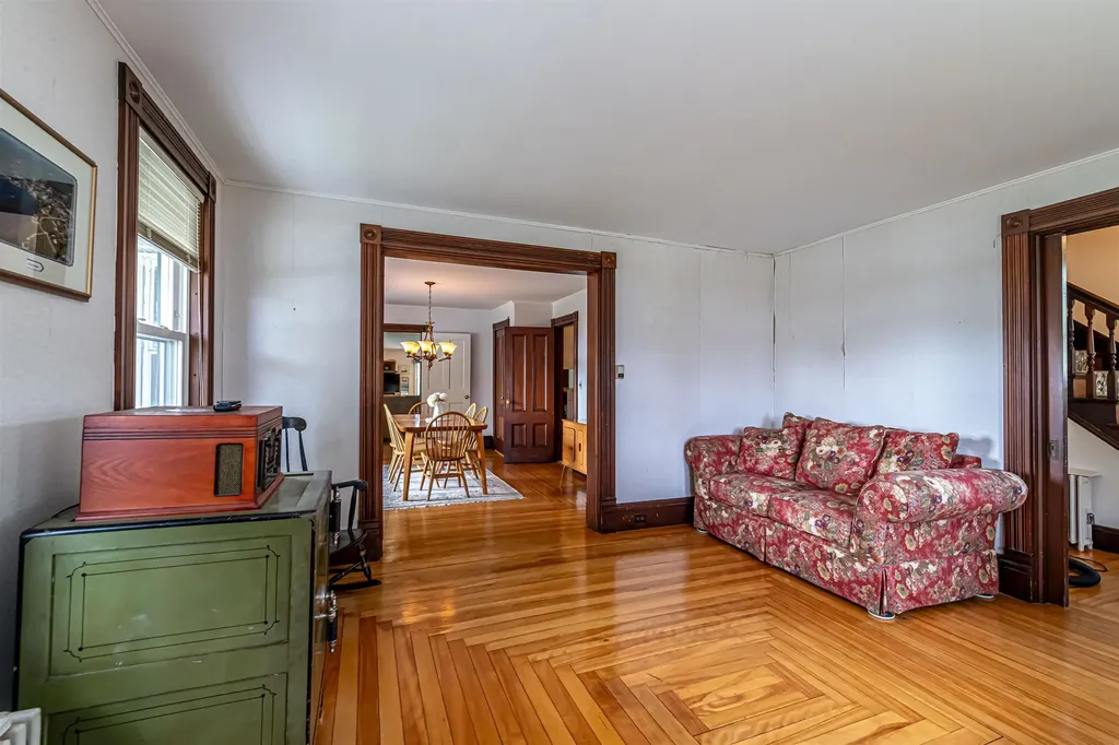 2 Pleasant Street Wolfeboro NH 03894