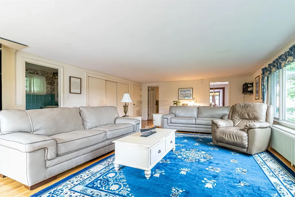 2 Pleasant Street Wolfeboro NH 03894