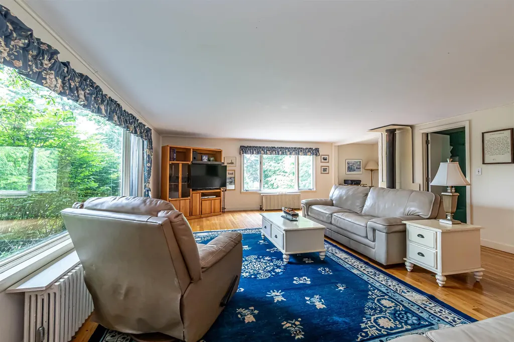 2 Pleasant Street Wolfeboro NH 03894