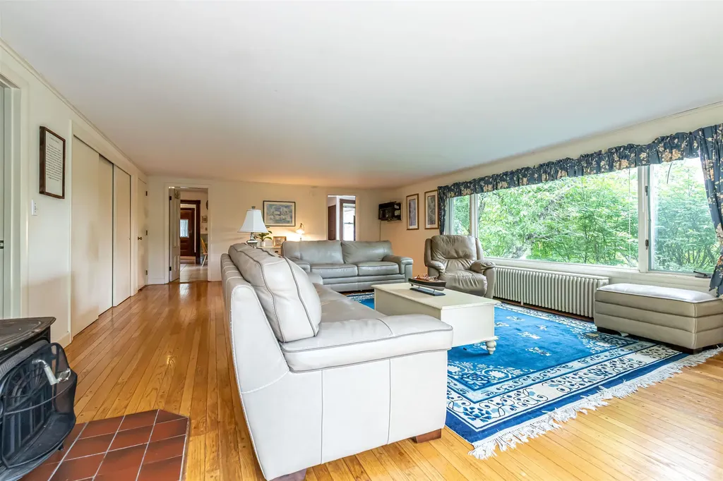 2 Pleasant Street Wolfeboro NH 03894