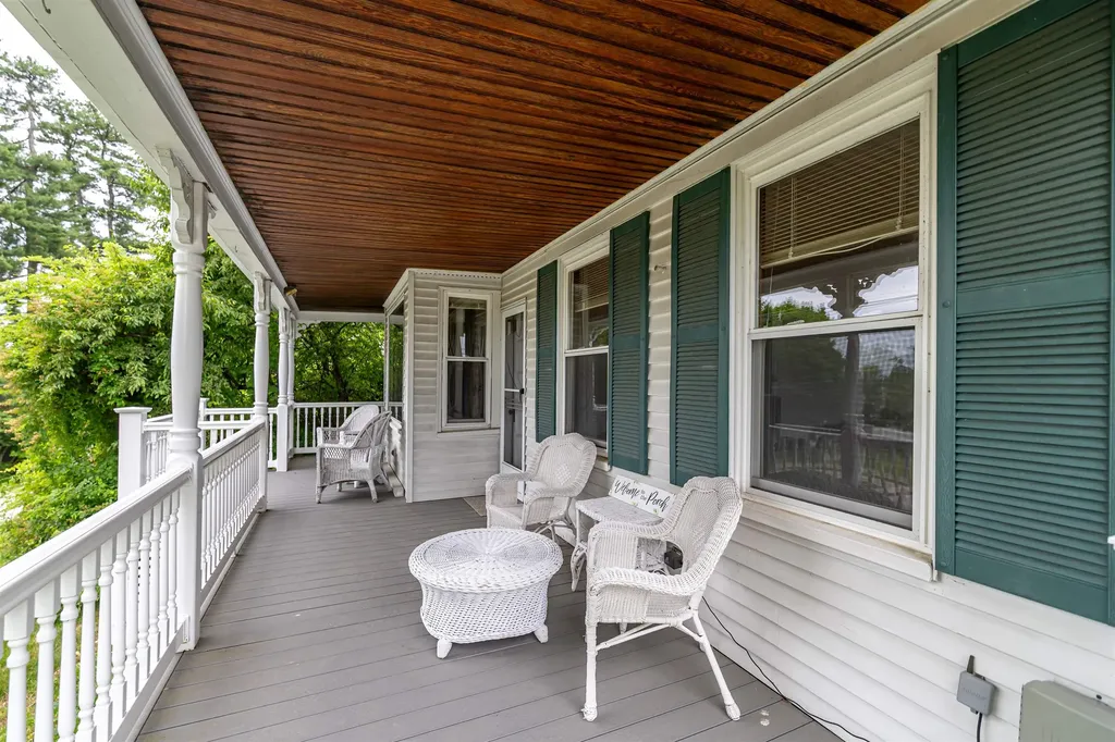 2 Pleasant Street Wolfeboro NH 03894