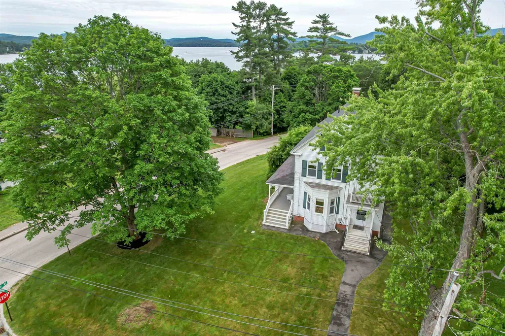 2 Pleasant Street Wolfeboro NH 03894